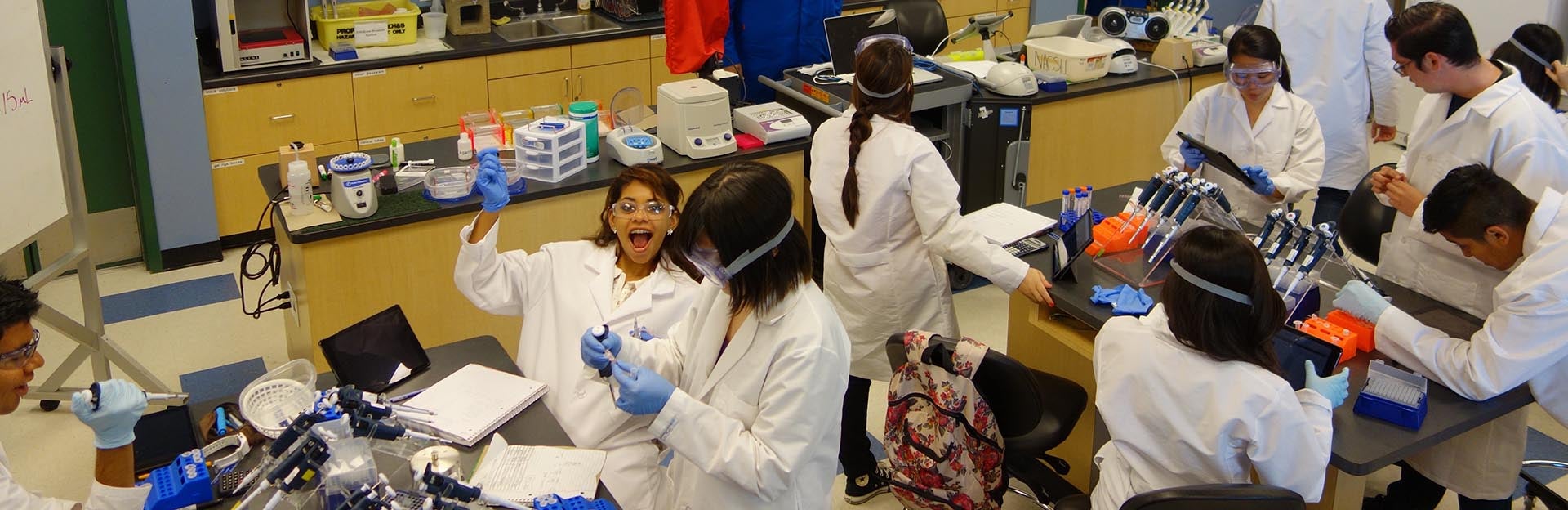 Students in the Neil A Campbell Science Learning Laboratory